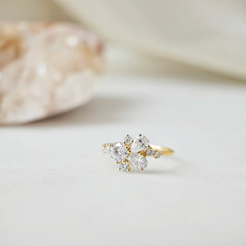 18K Aviva Lab-grown Diamond Ring