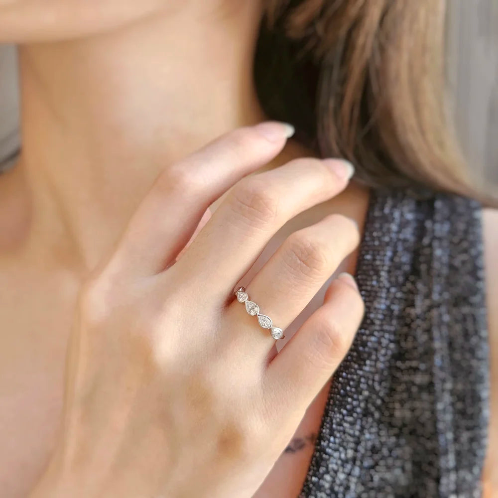 18K Bezel Pear Lab Diamond Band