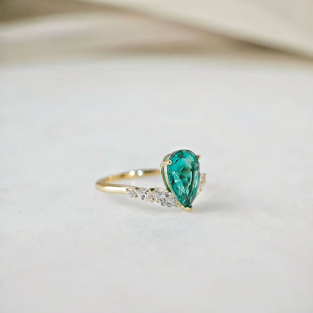18K Emerald Glow Promise Ring