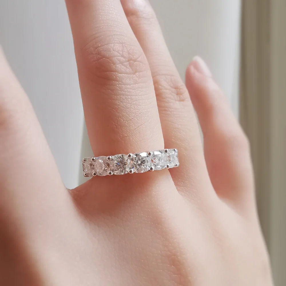 18K Accord Round Moissanite Eternity Ring