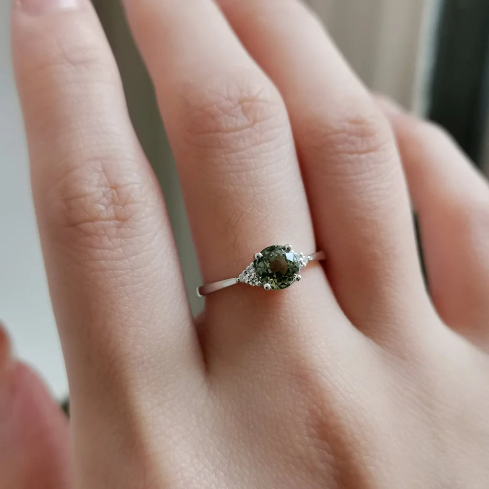 18K Round Green Sapphire Ring