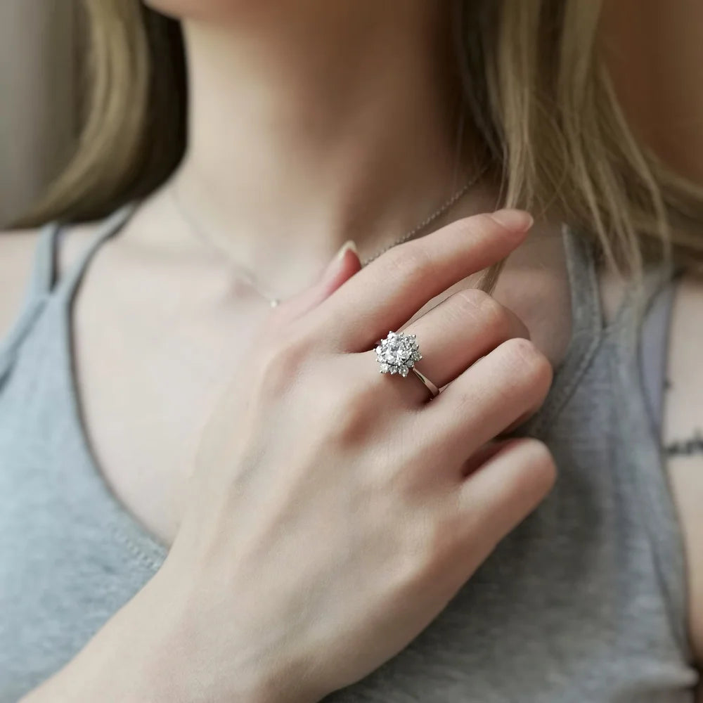 18K Snowflake Moissanite Ring