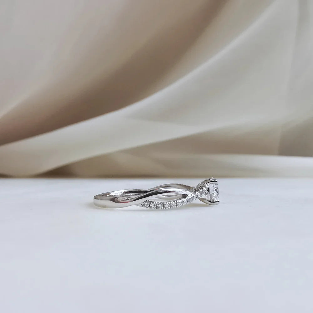 18K Amira Lab Diamond Engagement Ring