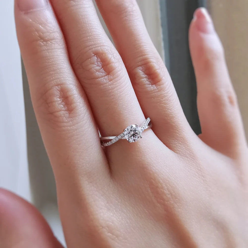 18K Amira Lab Diamond Engagement Ring