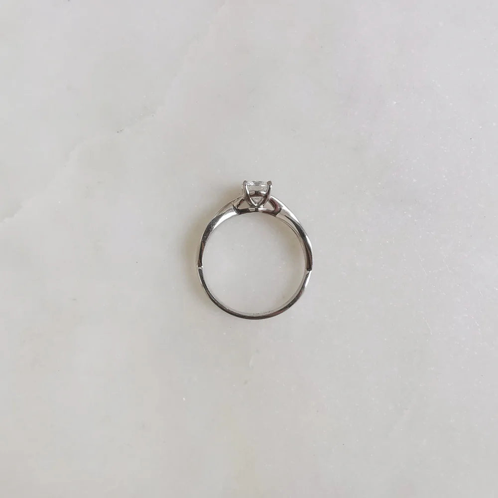 18K Amira Twist Lab Diamond Ring