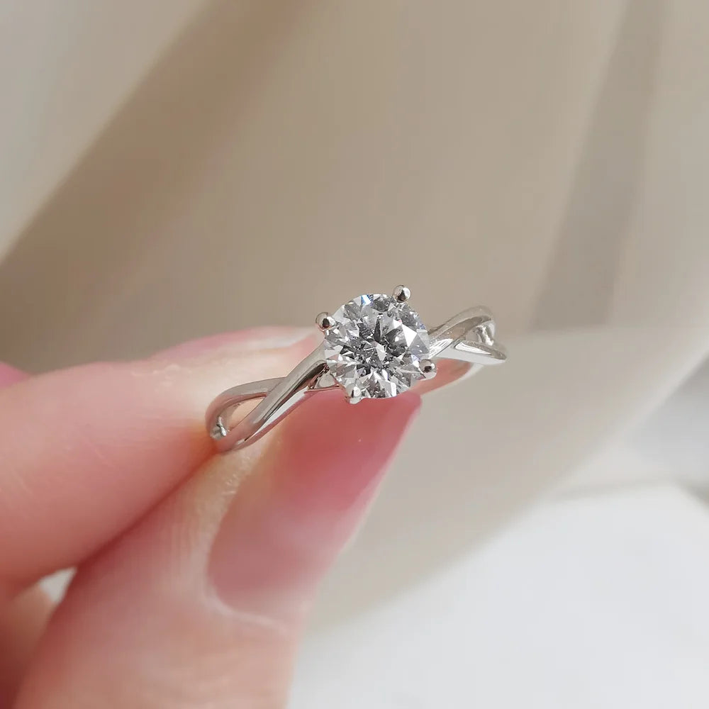 18K Amira Twist Lab Diamond Ring
