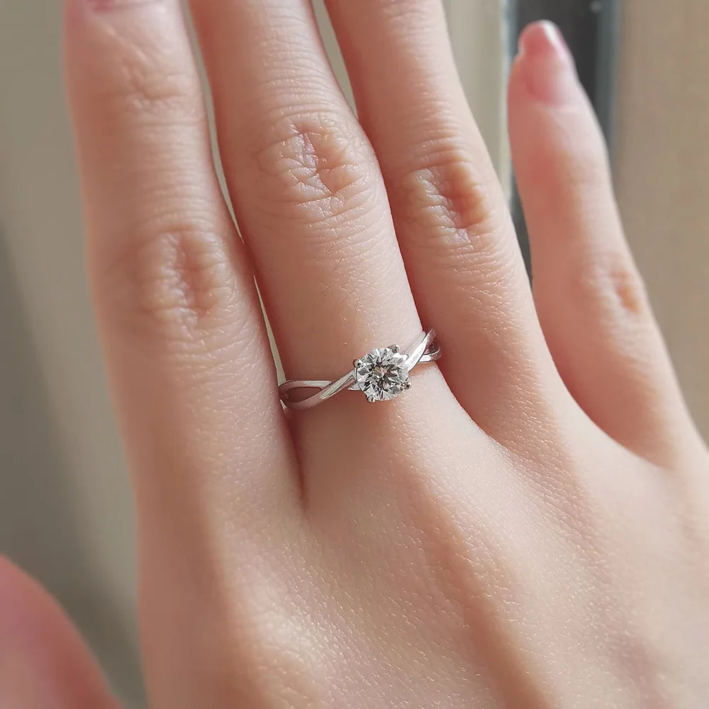 18K Amira Twist Lab Diamond Ring
