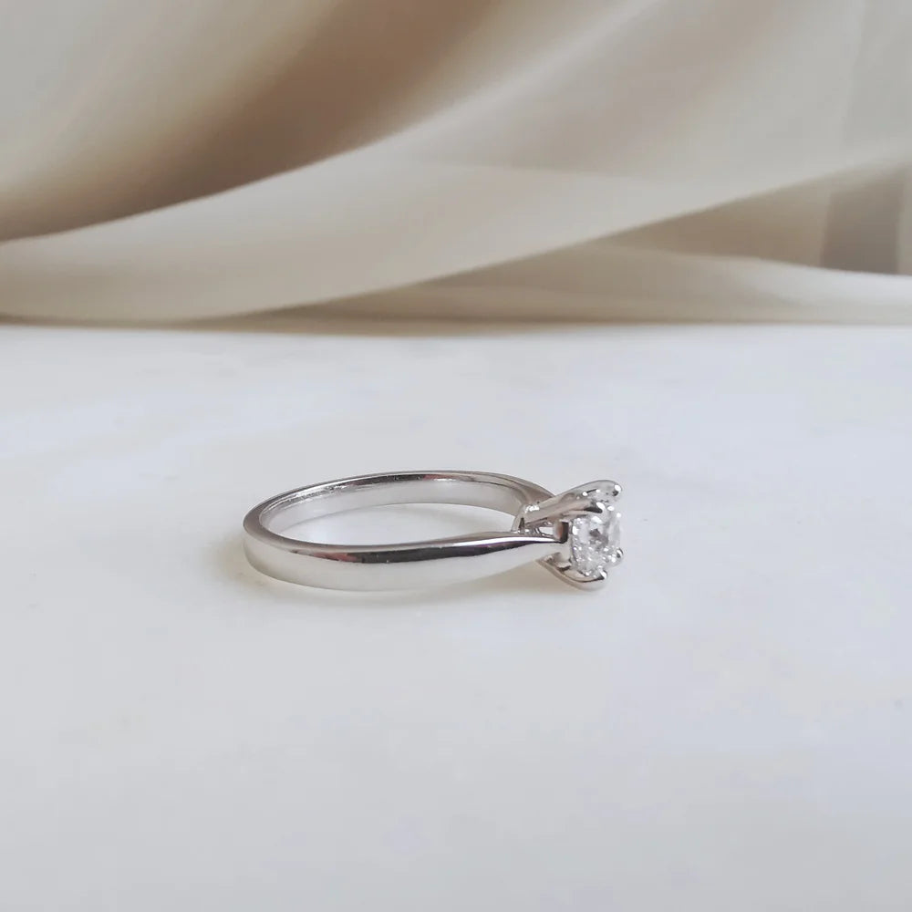 18K Classic Four Claw Lab Diamond Ring