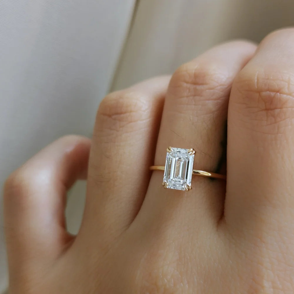 18K Emearld Cut Lab-grown Diamond Ring