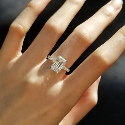 18K Fable Emerald Moissanite Ring