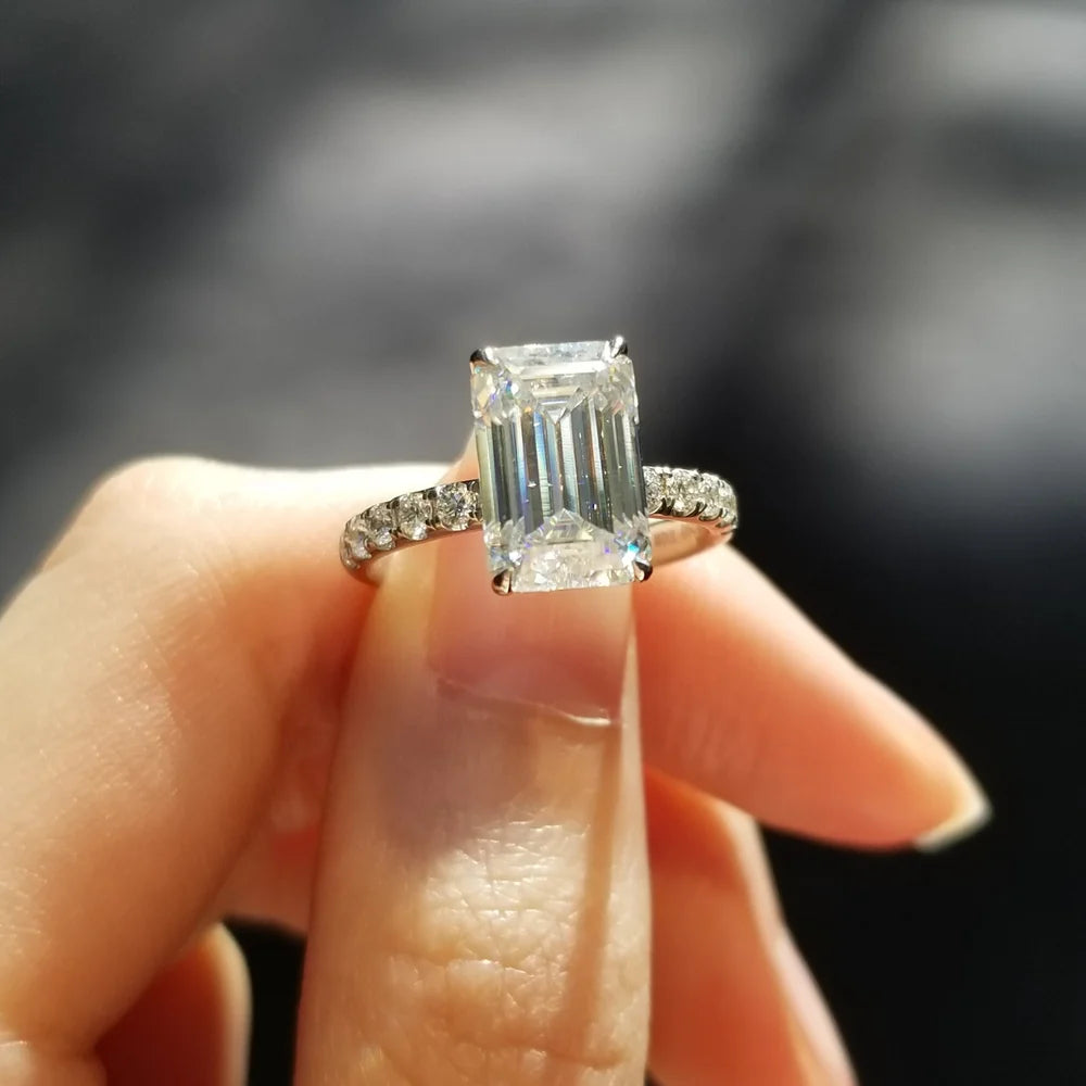 18K Fable Emerald Moissanite Ring