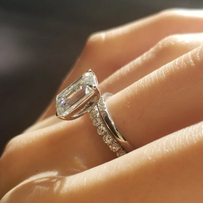 18K Fable Emerald Moissanite Ring