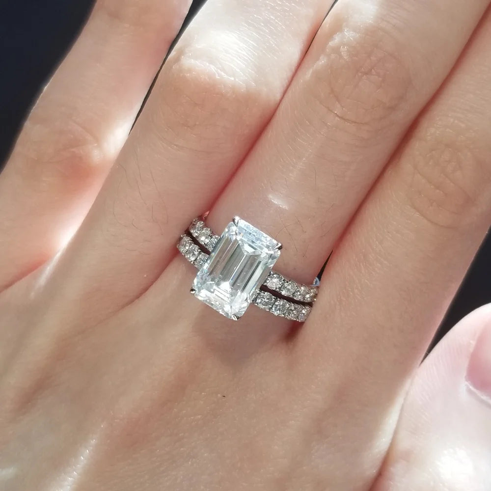 18K Fable Emerald Moissanite Ring