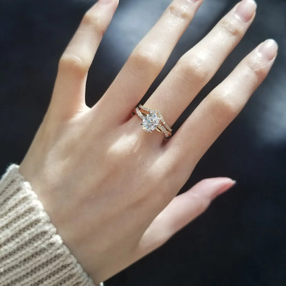 18K Crossover Oval Moissanite Ring
