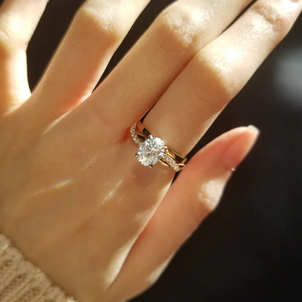 18K Crossover Oval Moissanite Ring