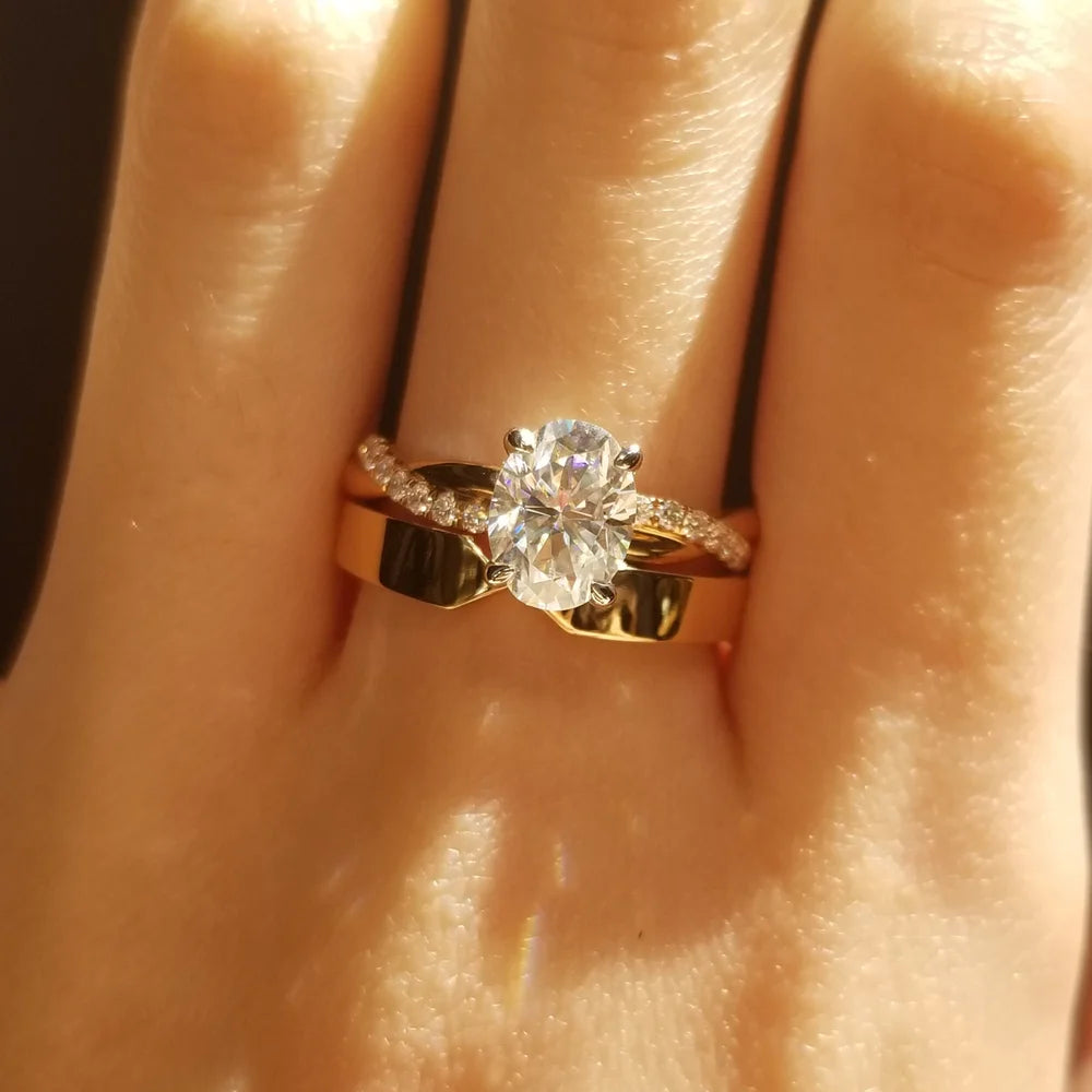 18K Crossover Oval Moissanite Ring