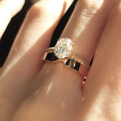 18K Apostle Oval Moissanite Ring