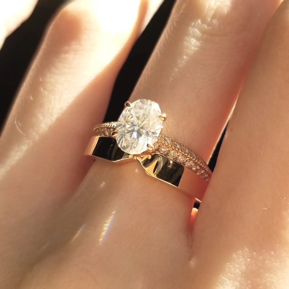 18K Apostle Oval Moissanite Ring