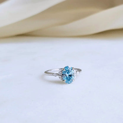 18K The Shirley Ring with Blue Lab-grown Diamond