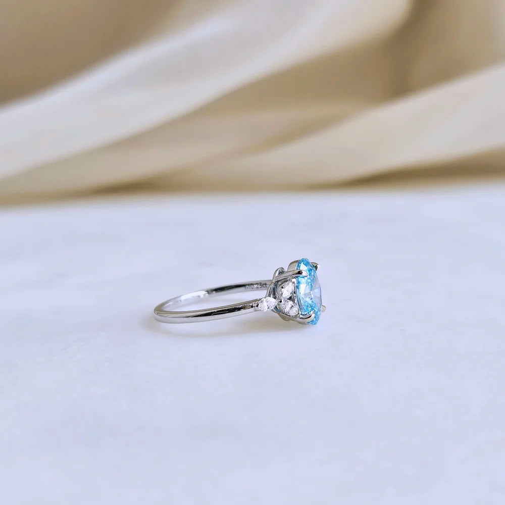 18K The Shirley Ring with Blue Lab-grown Diamond