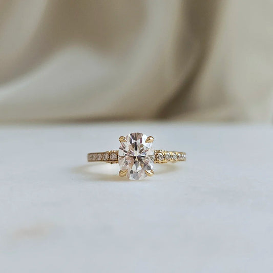18K Shyla Oval Moissanite Ring