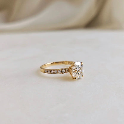 18K Shyla Oval Moissanite Ring