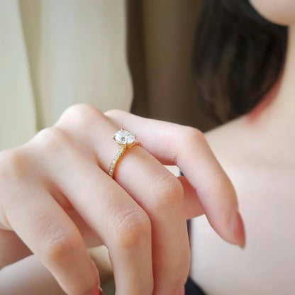18K Shyla Oval Moissanite Ring