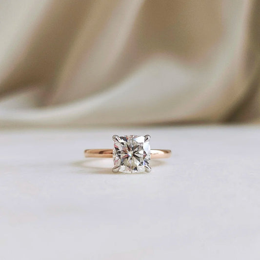 18K Naya Moissanite Ring
