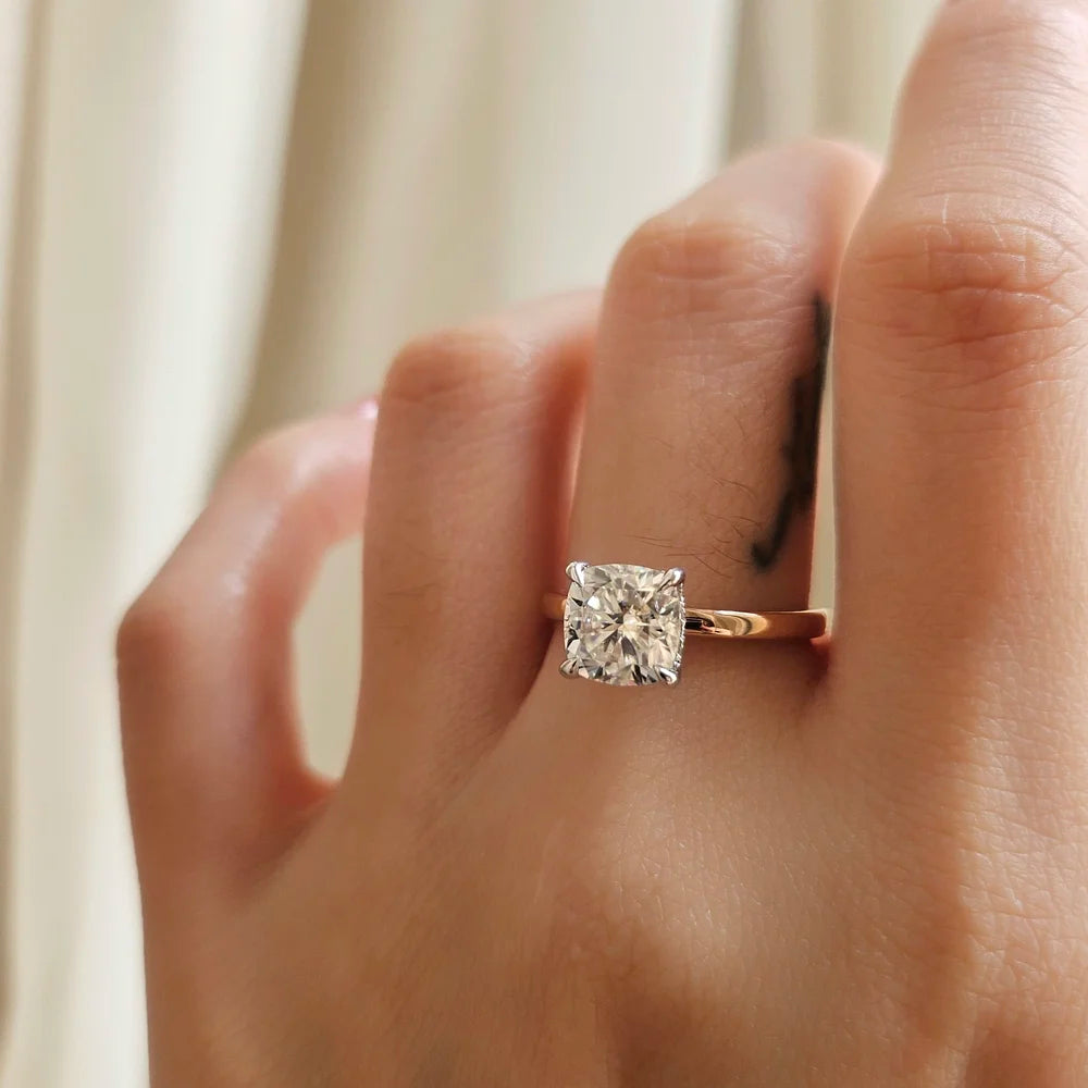 18K Naya Moissanite Ring