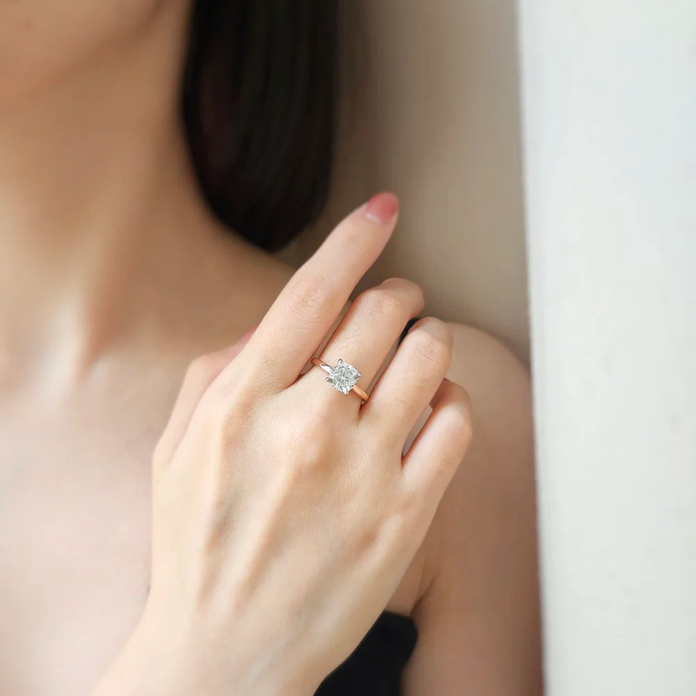 18K Naya Moissanite Ring