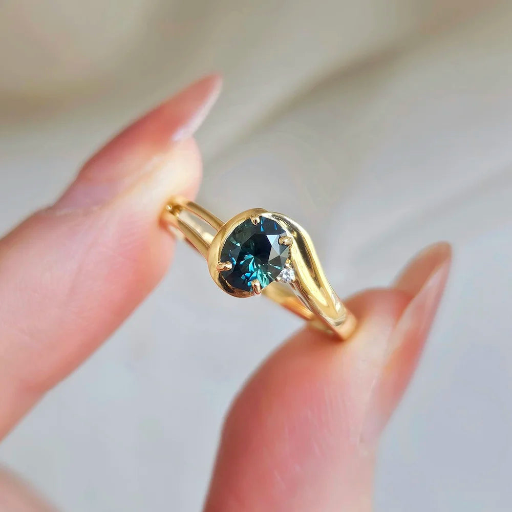 18K Verde Swirl Sapphire Ring