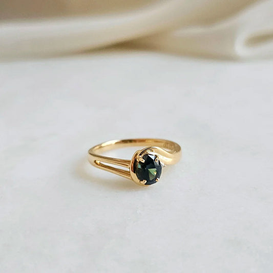 18K Verde Swirl Sapphire Ring