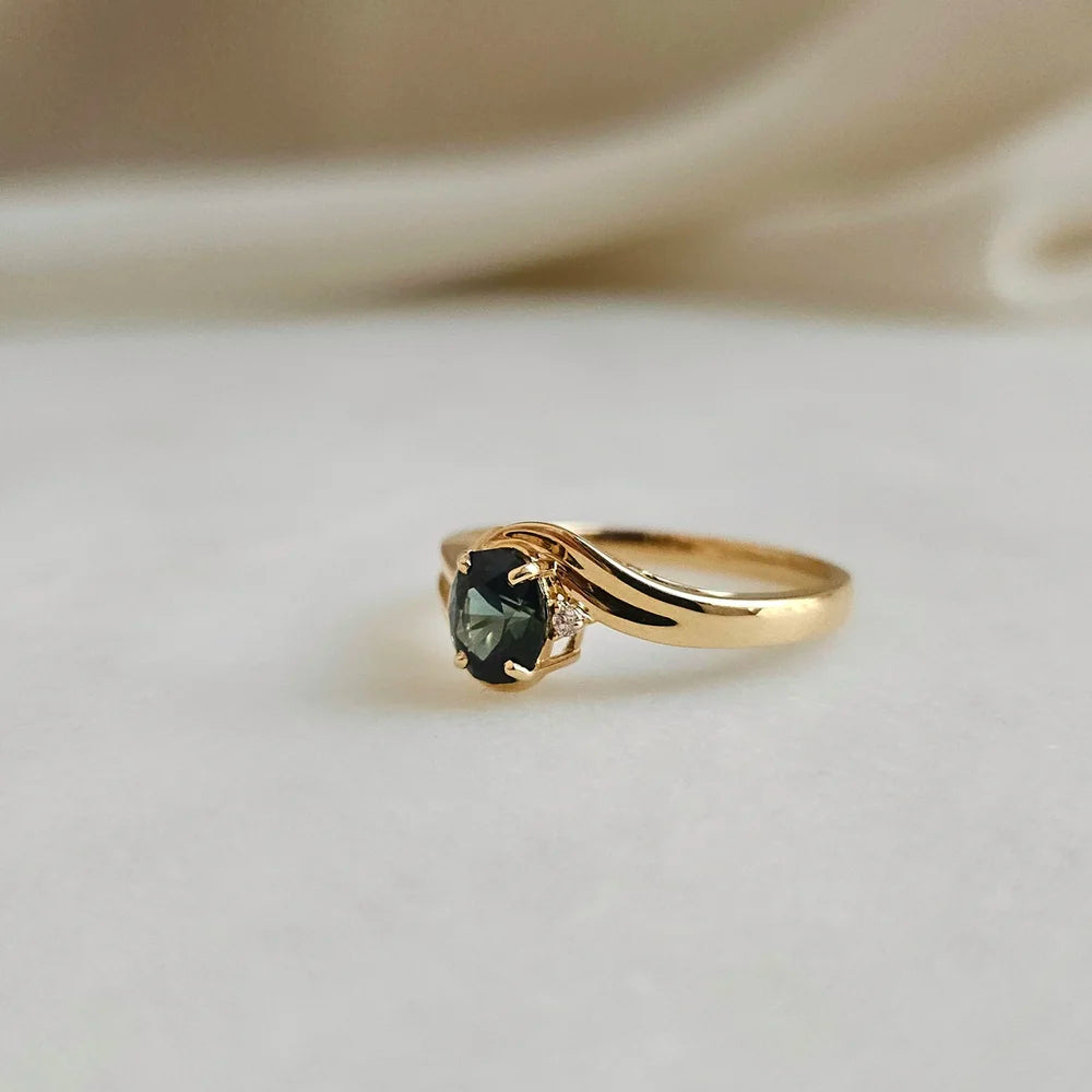 18K Verde Swirl Sapphire Ring