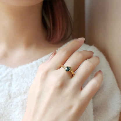 18K Verde Swirl Sapphire Ring
