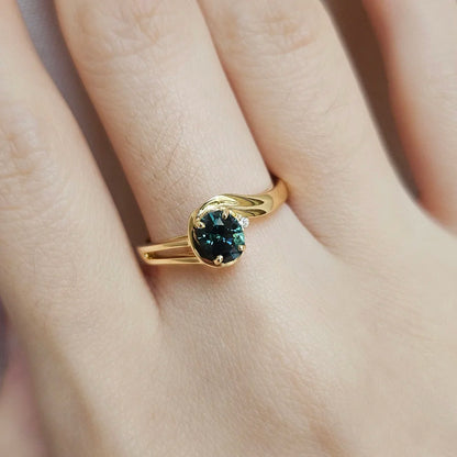 18K Verde Swirl Sapphire Ring