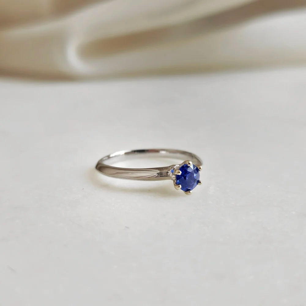 18K Sylas Royal Blue Sapphire Ring