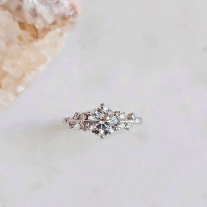 18K The Gardenia Lab Diamond Ring (Low set)