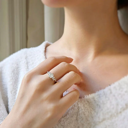 18K The Gardenia Lab Diamond Ring (Low set)