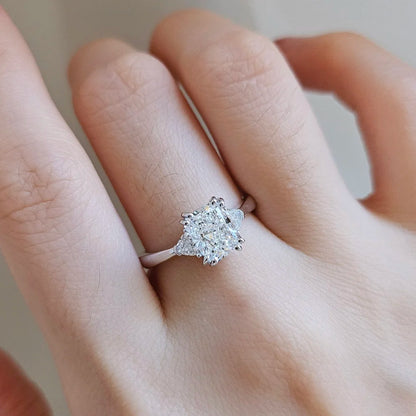 18K Aiden Lab-grown Diamond Engagement Ring