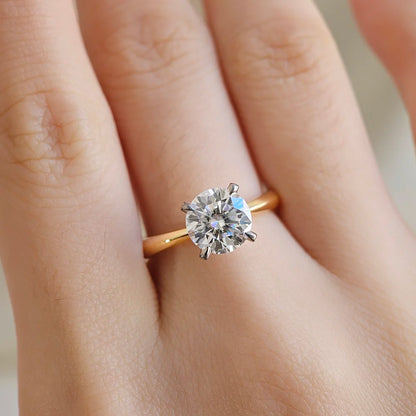 18K Classic Round Moissanite Ring