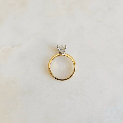 18K Classic Round Moissanite Ring