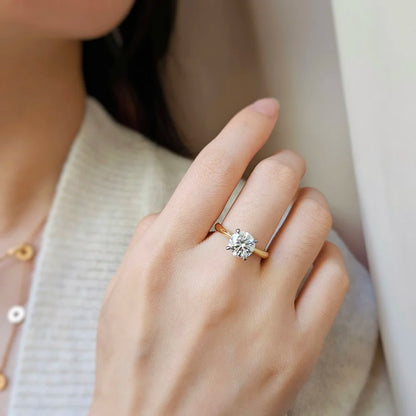18K Classic Round Moissanite Ring