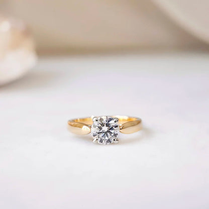 18K Four Claw Tapered Band Moissanite Ring