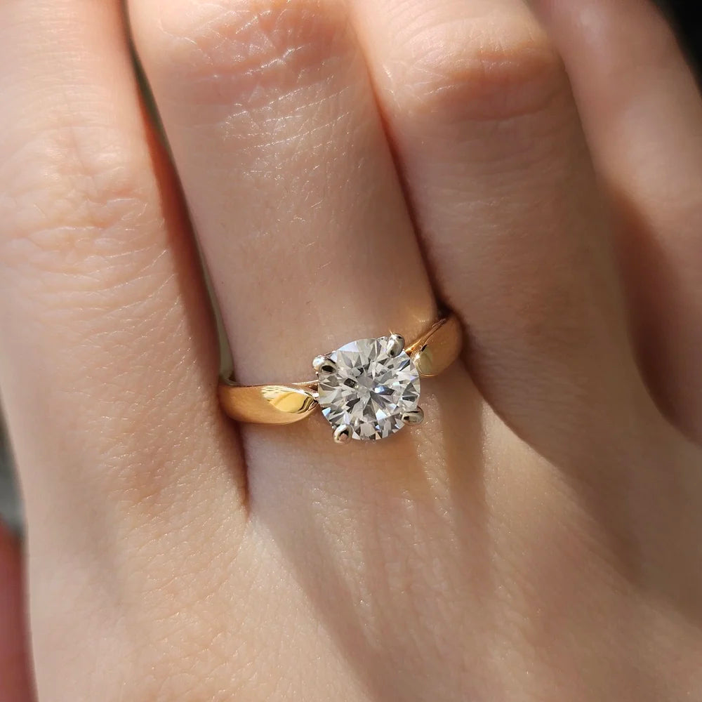 18K Four Claw Tapered Band Moissanite Ring