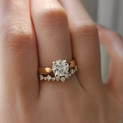18K Four Claw Tapered Band Moissanite Ring
