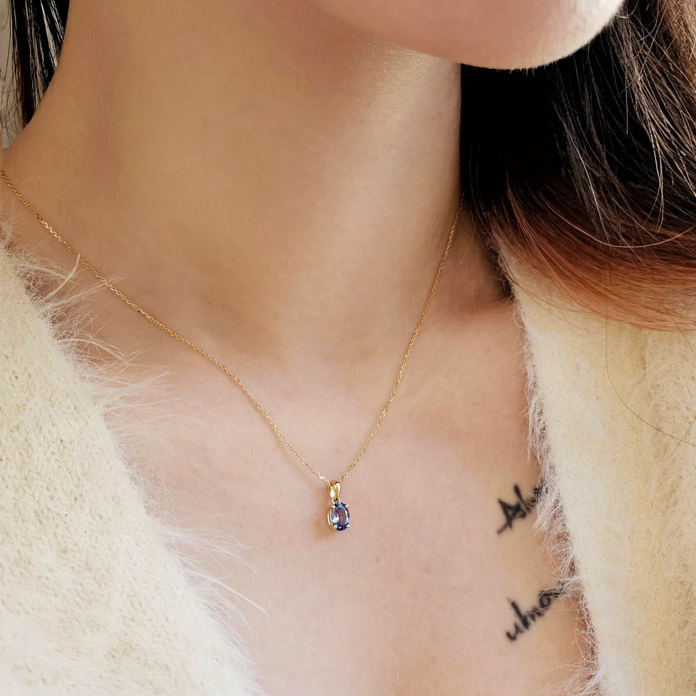 18K Leo Blue Sapphire Pendant