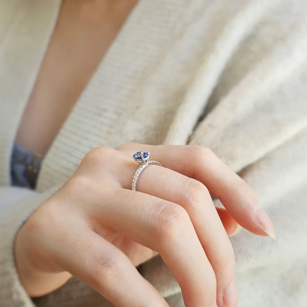 18K Astrid Blue Sapphire Ring