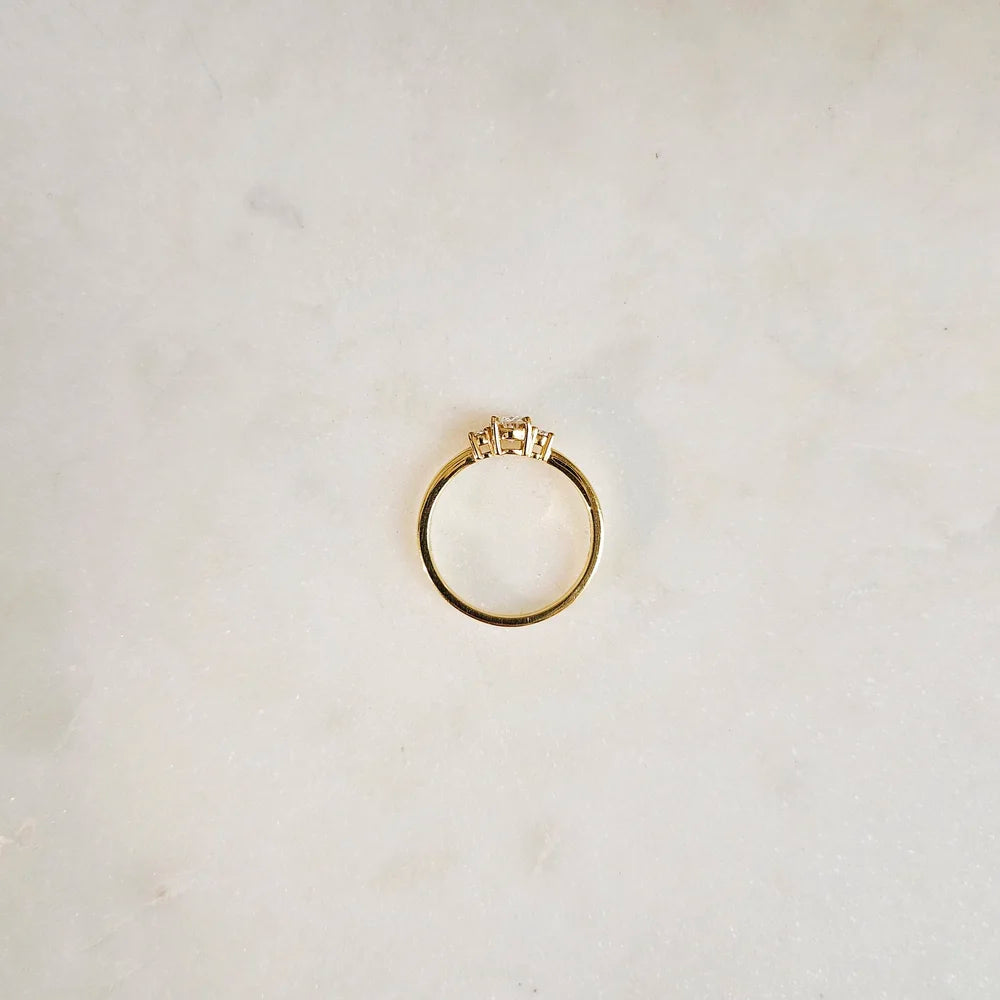 18K Sadie Lab-grown Diamond Ring