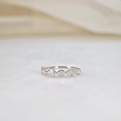 18K Bezel Pear Lab Diamond Band