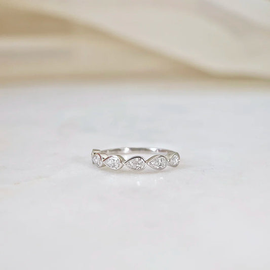 18K Bezel Pear Lab Diamond Band